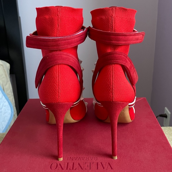 Valentino Garavani Rockstud Bodytech Boots - Picture 6 of 16